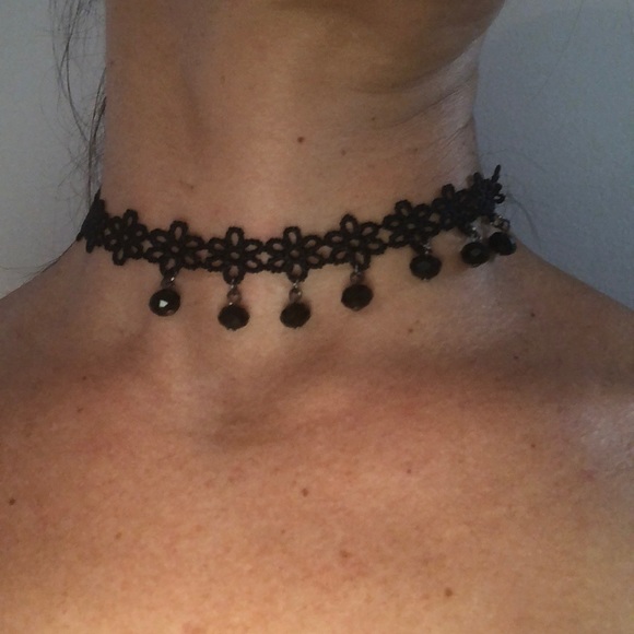 Jewelry - 🌸 Beautiful NWT black floral lace & beaded choker